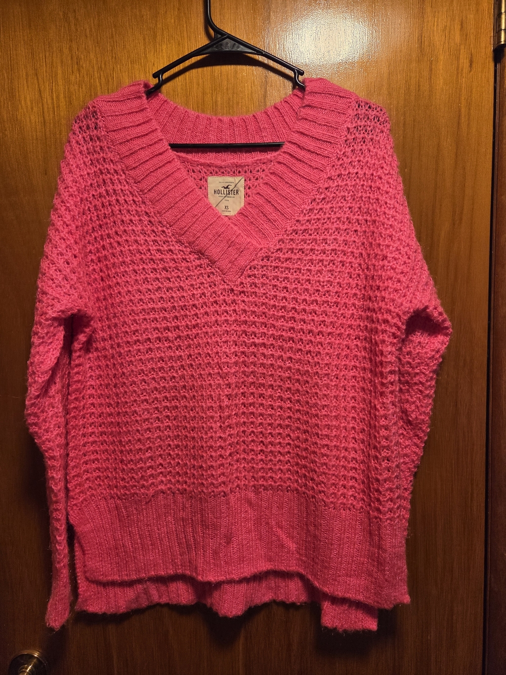 Hollister Women's Bright Pink V-Neck Knit Sweater